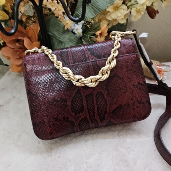 NWT Michael Kors MK Mott Red/black snake skin gold chain flap over bag - Picture 2 of 13
